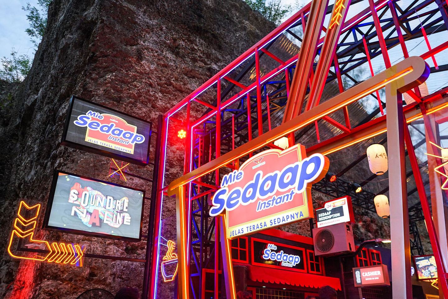 Booth design event Mie Sedaap Soundrenaline 2019