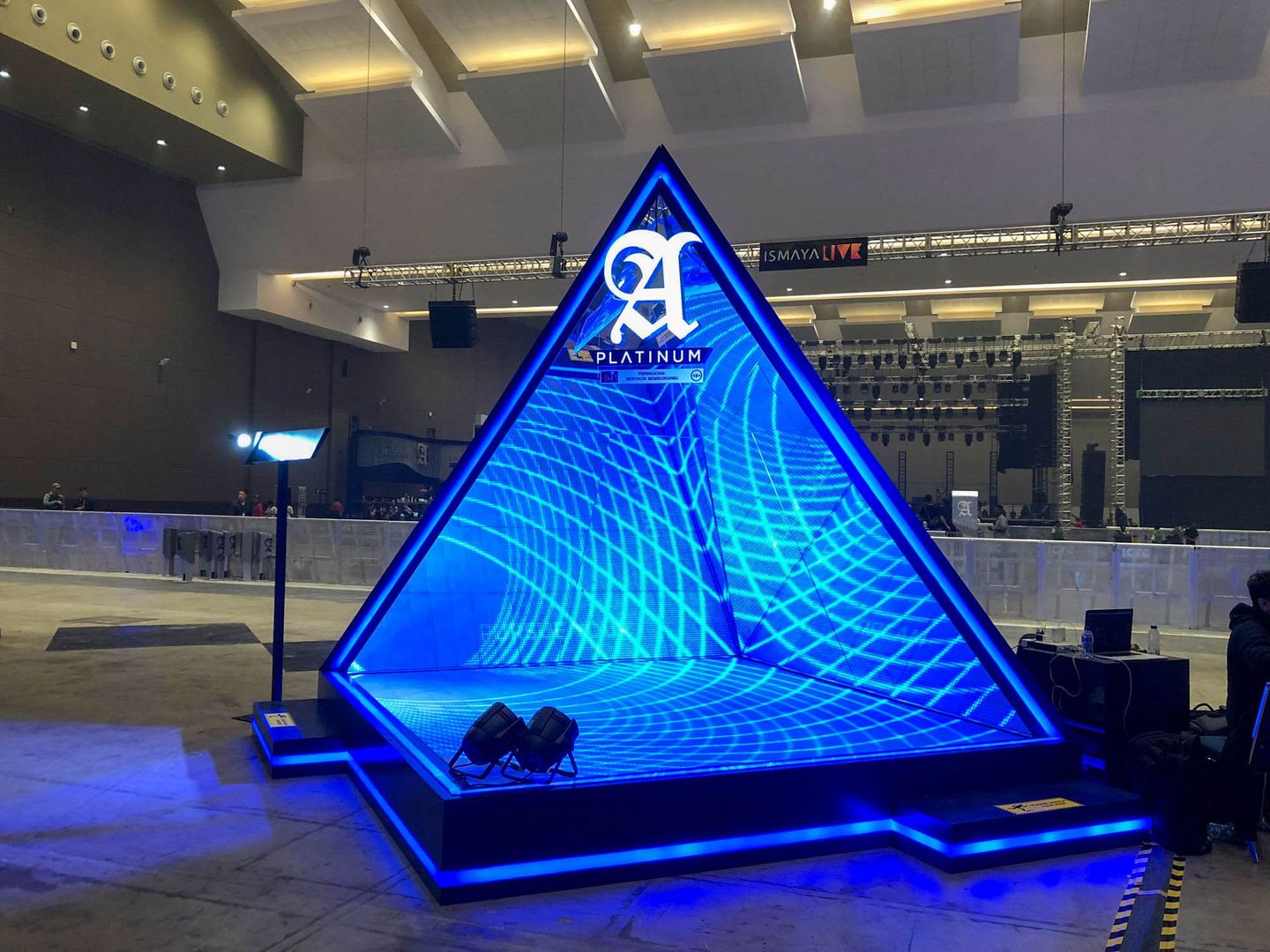Design booth A Platinum The XX